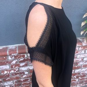 Dress with pockets & eyelash lace sleeves